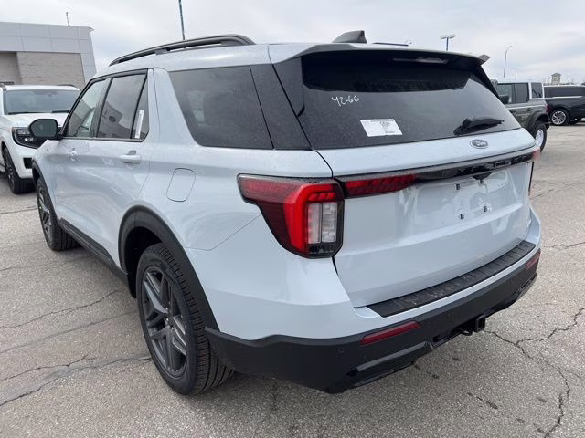 2026 Space White Metallic Ford Explorer ST-Line 4X4 SUV