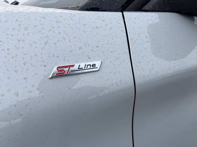 2026 Space White Metallic Ford Explorer ST-Line 4X4 SUV