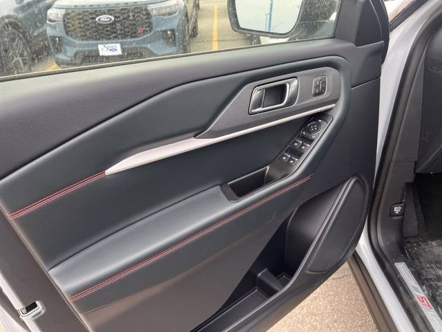 2026 Space White Metallic Ford Explorer ST-Line 4X4 SUV