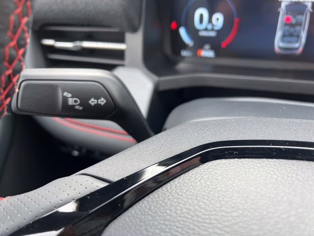 2026 Space White Metallic Ford Explorer ST-Line 4X4 SUV