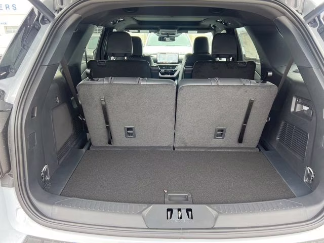 2026 Space White Metallic Ford Explorer ST-Line 4X4 SUV