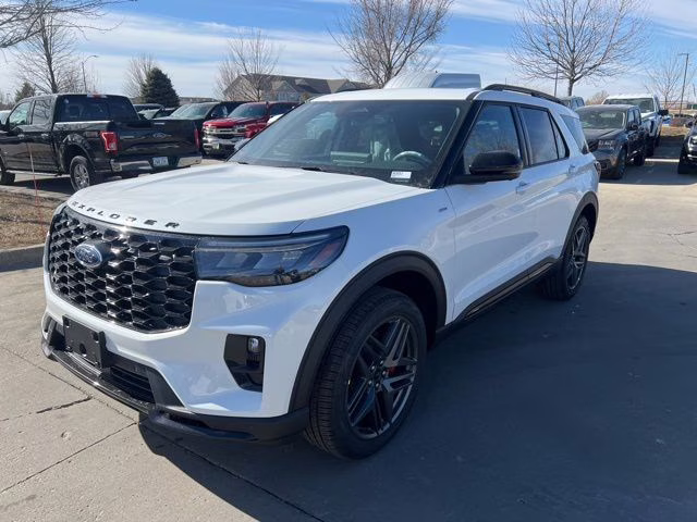 2026 Star White Metallic Tri-Coat Ford Explorer ST-Line 4X4 SUV