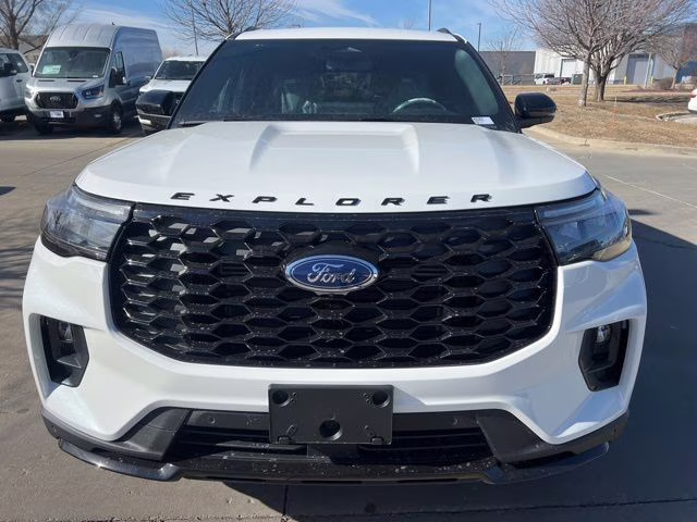 2026 Star White Metallic Tri-Coat Ford Explorer ST-Line 4X4 SUV