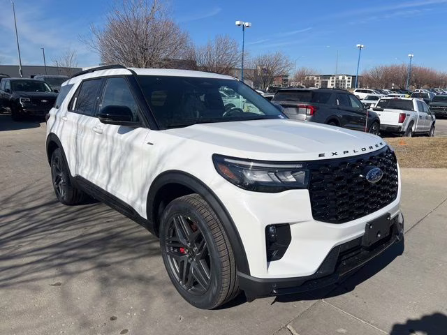 2026 Star White Metallic Tri-Coat Ford Explorer ST-Line 4X4 SUV