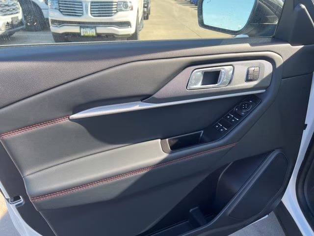 2026 Star White Metallic Tri-Coat Ford Explorer ST-Line 4X4 SUV