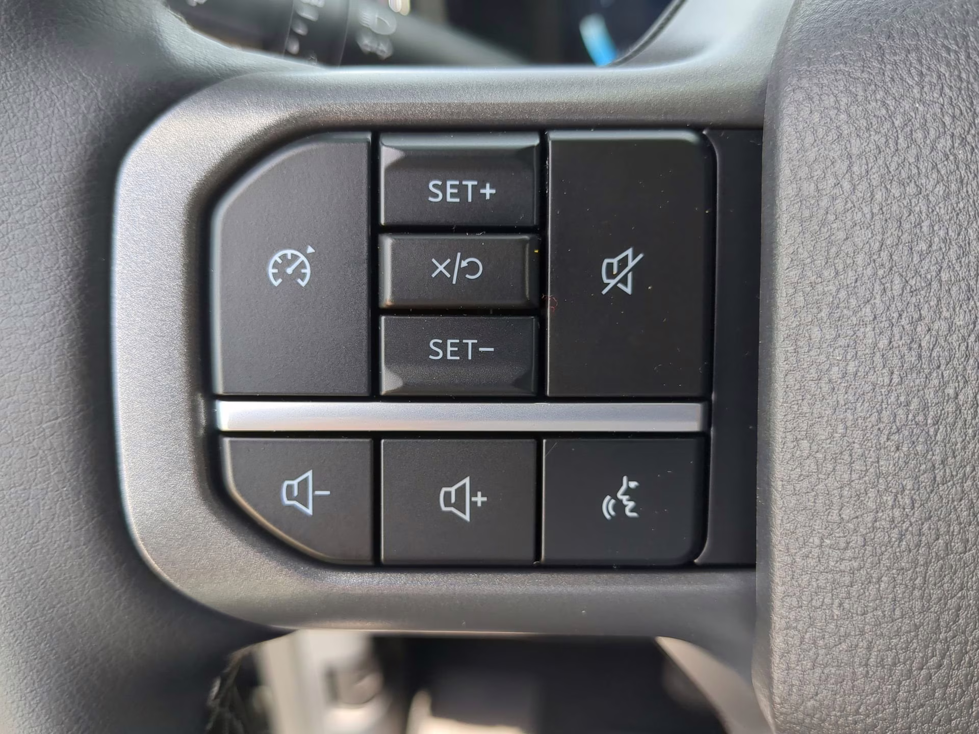 2026 Carbonized Gray Metallic Ford Super Duty F-250 SRW LARIAT Crew Cab Pickup 4X4 Truck