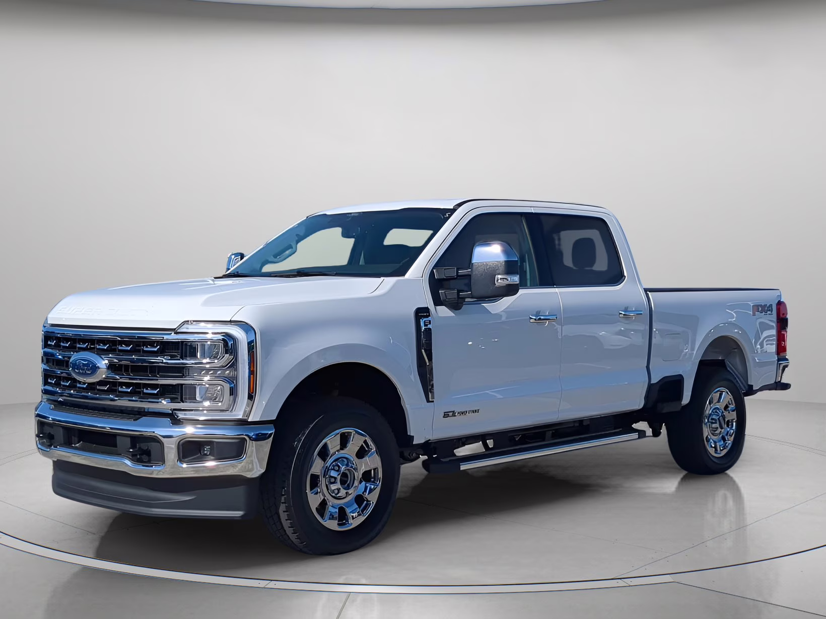 2026 Star White Metallic Tri-Coat Ford Super Duty F-250 SRW LARIAT Crew Cab Pickup 4X4 Truck