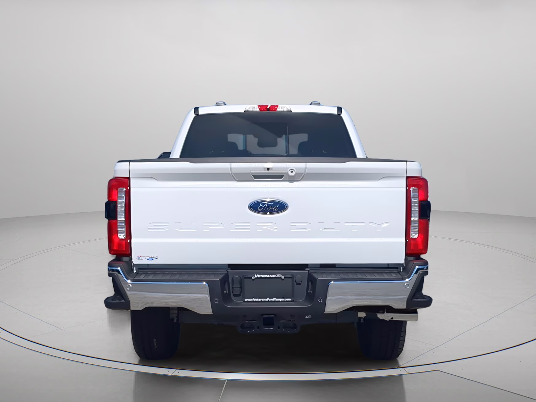 2026 Star White Metallic Tri-Coat Ford Super Duty F-250 SRW LARIAT Crew Cab Pickup 4X4 Truck