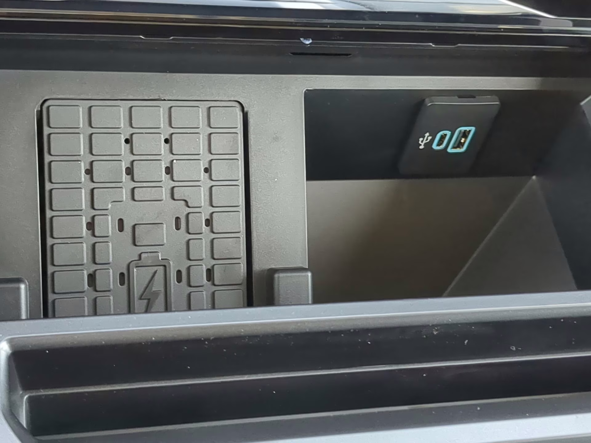 2026 Star White Metallic Tri-Coat Ford Super Duty F-250 SRW LARIAT Crew Cab Pickup 4X4 Truck