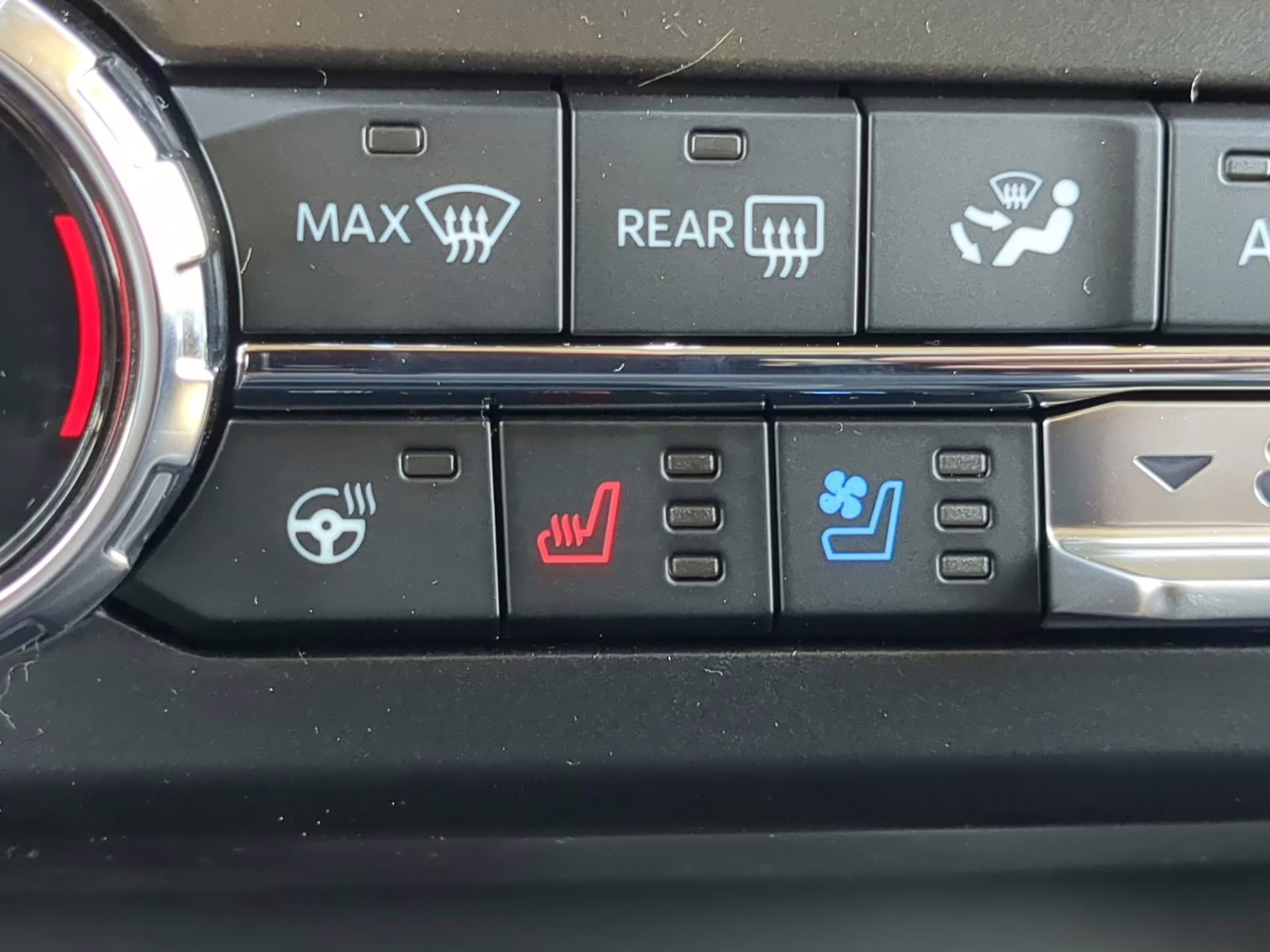 2026 Star White Metallic Tri-Coat Ford Super Duty F-250 SRW LARIAT Crew Cab Pickup 4X4 Truck