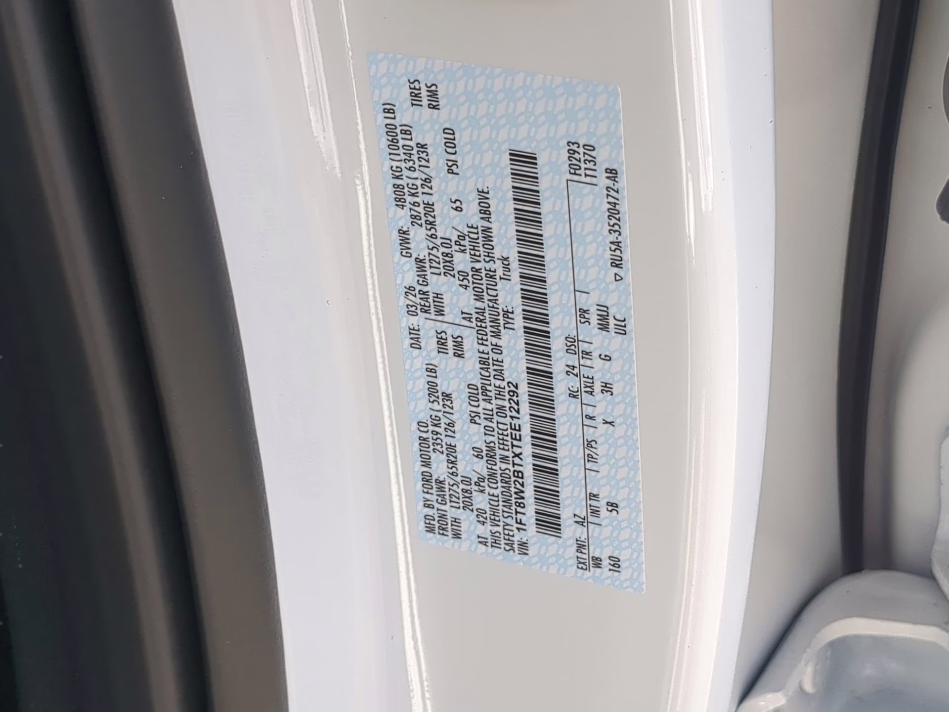 2026 Star White Metallic Tri-Coat Ford Super Duty F-250 SRW LARIAT Crew Cab Pickup 4X4 Truck