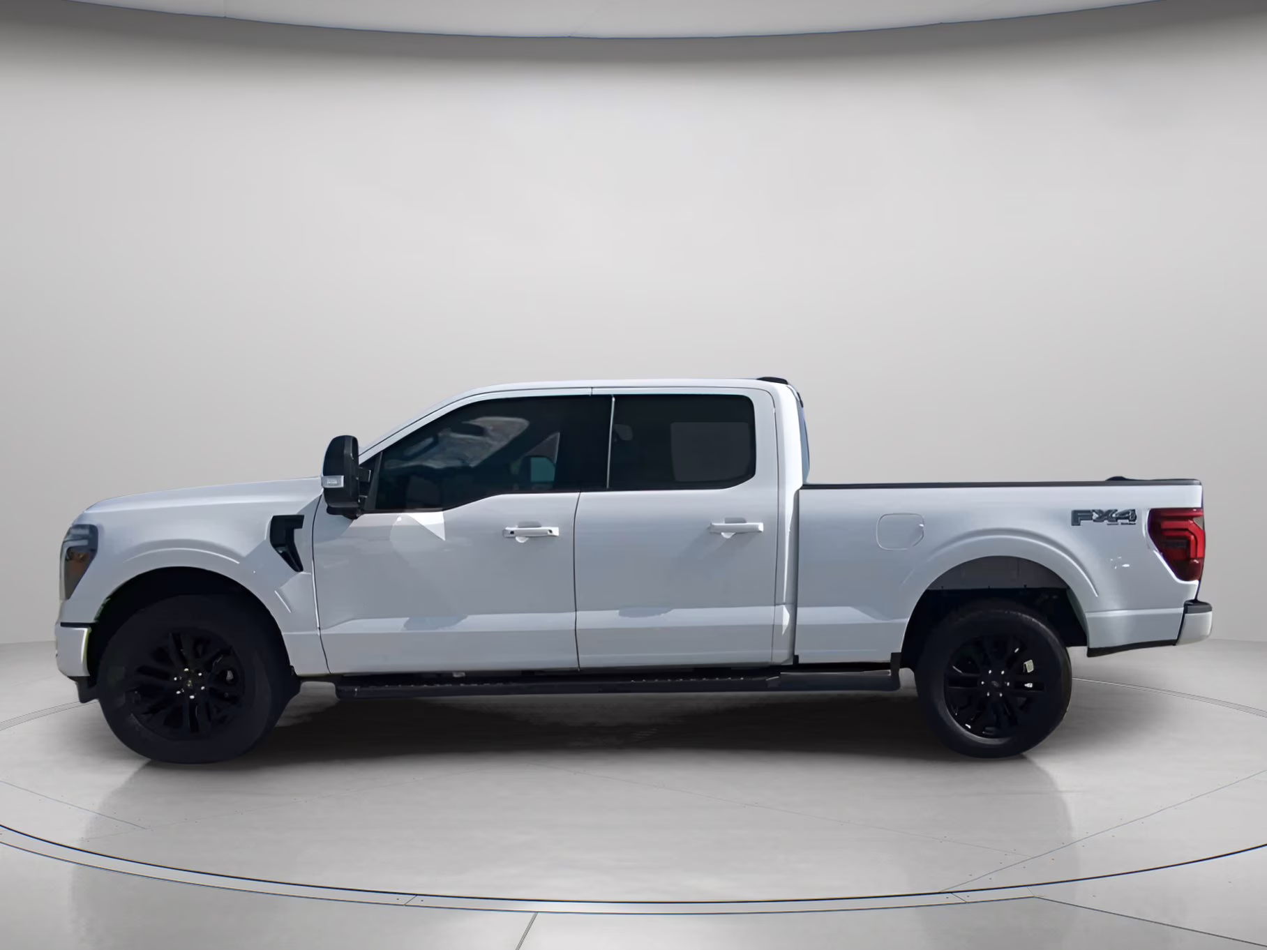 2026 Star White Metallic Tri-Coat Ford F-150 LARIAT Crew Cab Pickup 4X4 Truck