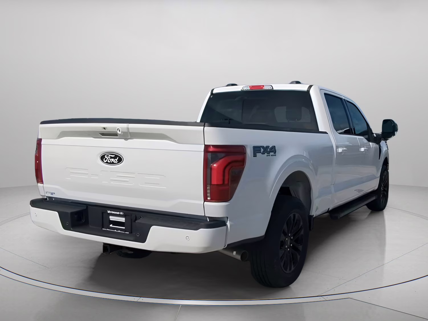 2026 Star White Metallic Tri-Coat Ford F-150 LARIAT Crew Cab Pickup 4X4 Truck