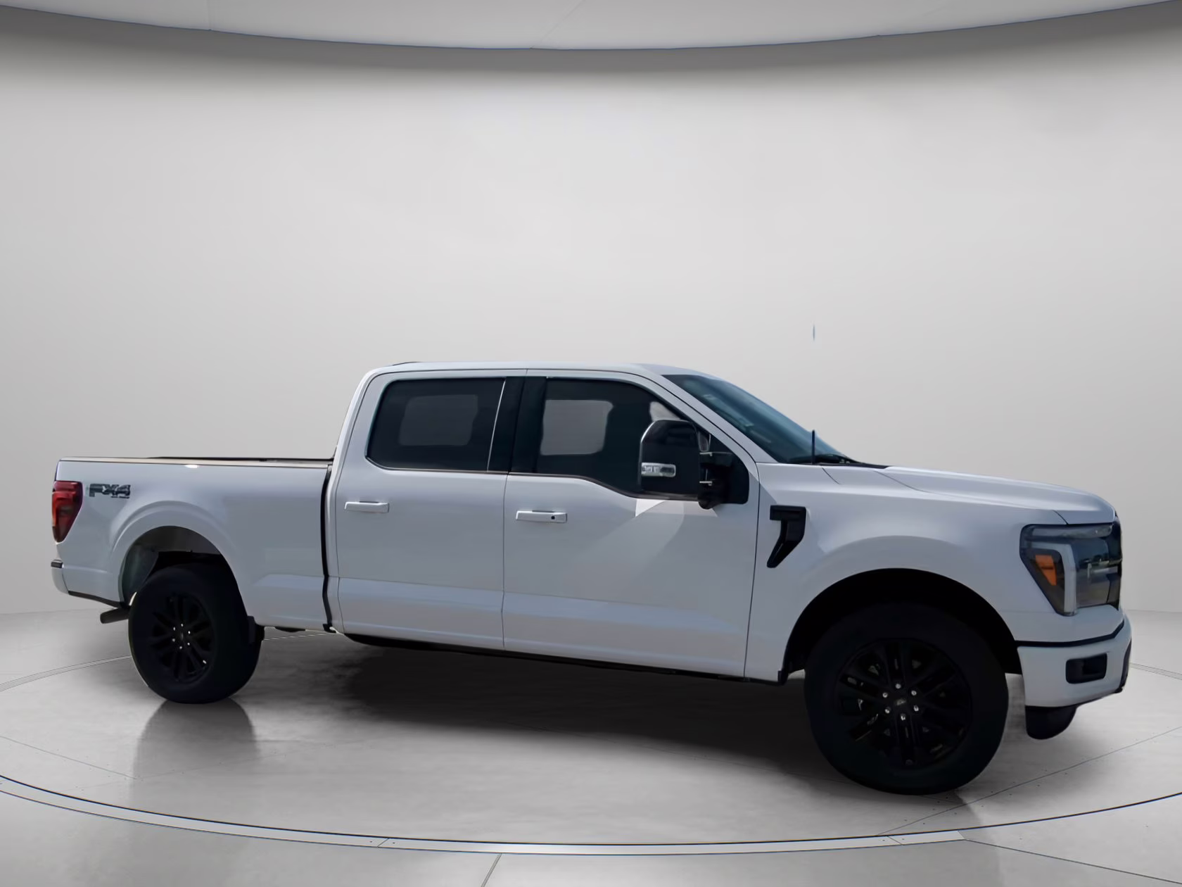 2026 Star White Metallic Tri-Coat Ford F-150 LARIAT Crew Cab Pickup 4X4 Truck