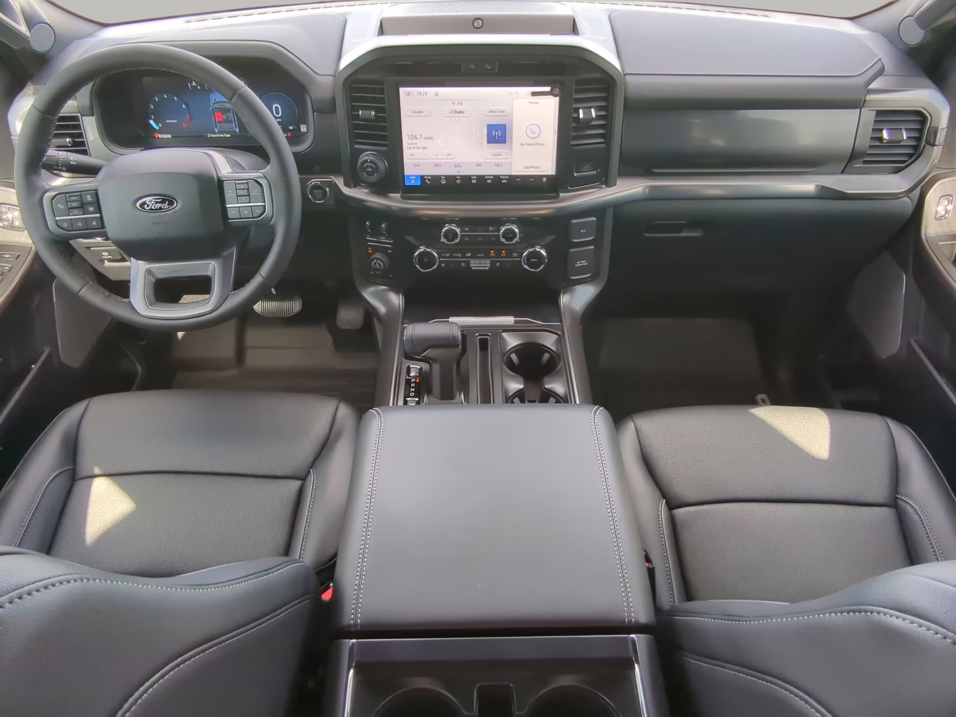 2026 Star White Metallic Tri-Coat Ford F-150 LARIAT Crew Cab Pickup 4X4 Truck