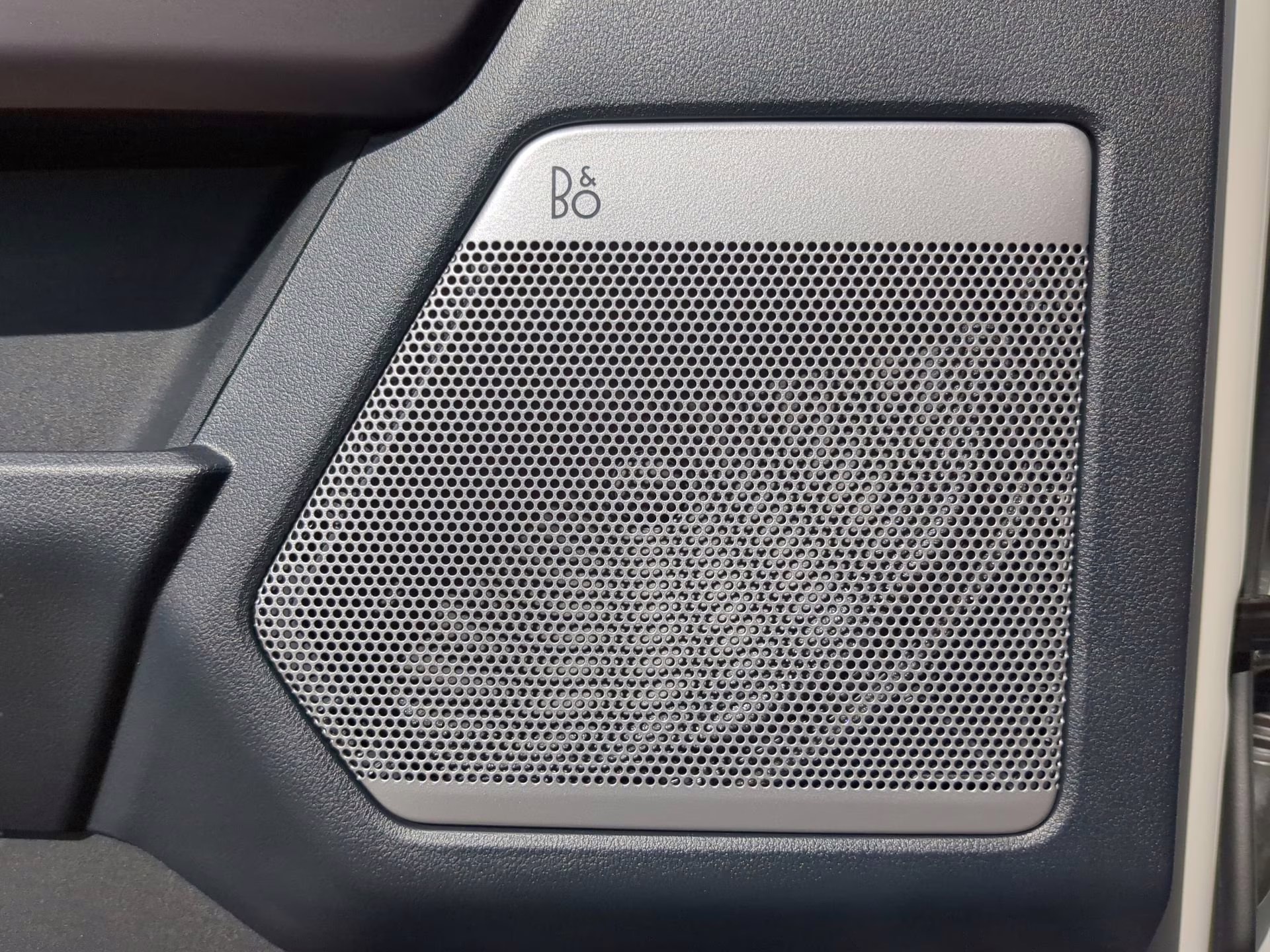 2026 Star White Metallic Tri-Coat Ford F-150 LARIAT Crew Cab Pickup 4X4 Truck