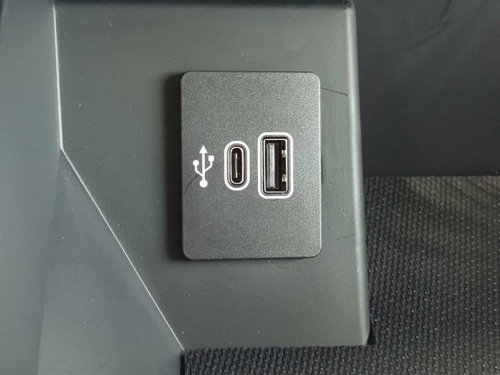 2026 Star White Metallic Tri-Coat Ford F-150 LARIAT Crew Cab Pickup 4X4 Truck