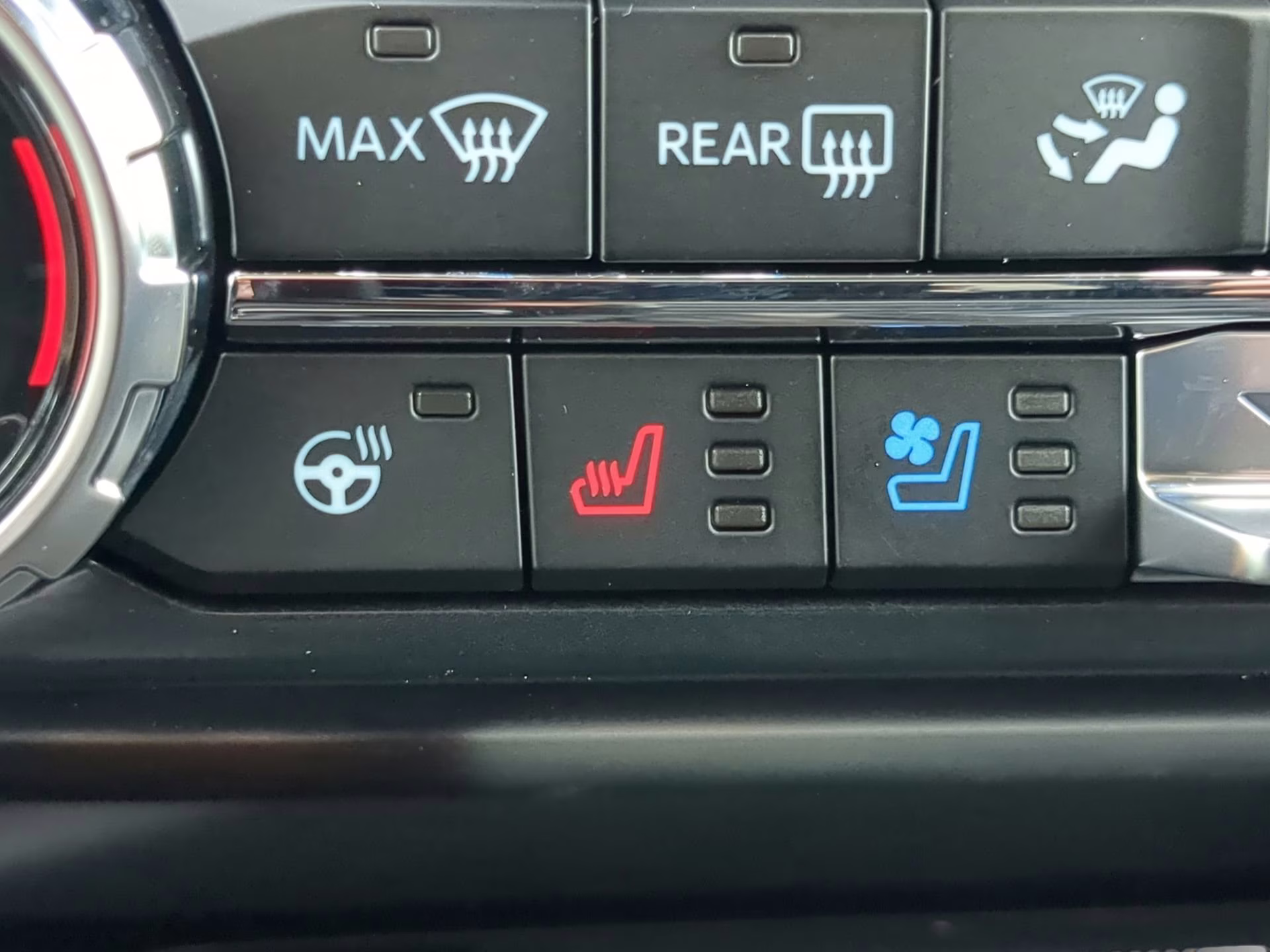 2026 Star White Metallic Tri-Coat Ford F-150 LARIAT Crew Cab Pickup 4X4 Truck