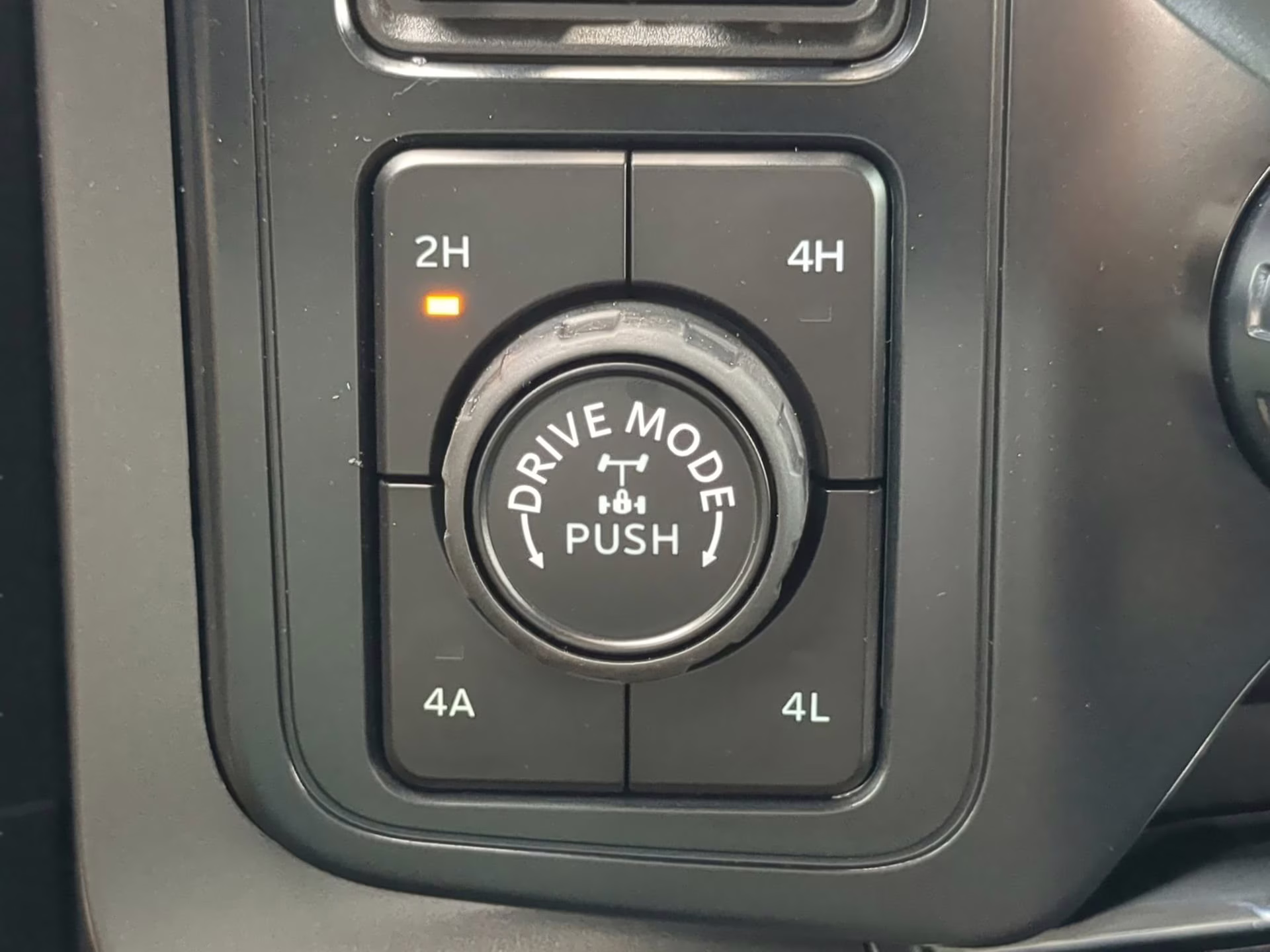 2026 Star White Metallic Tri-Coat Ford F-150 LARIAT Crew Cab Pickup 4X4 Truck