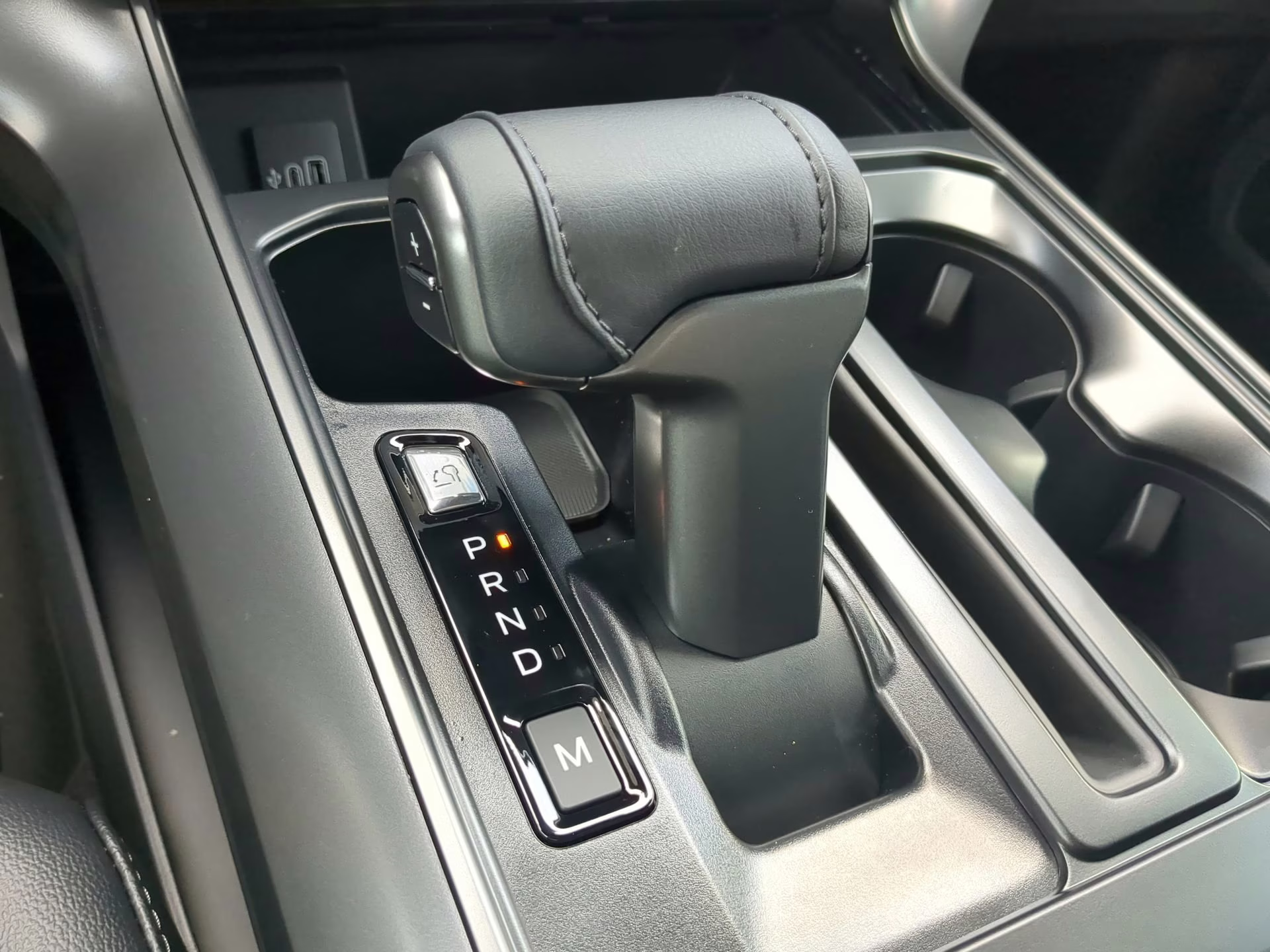 2026 Star White Metallic Tri-Coat Ford F-150 LARIAT Crew Cab Pickup 4X4 Truck