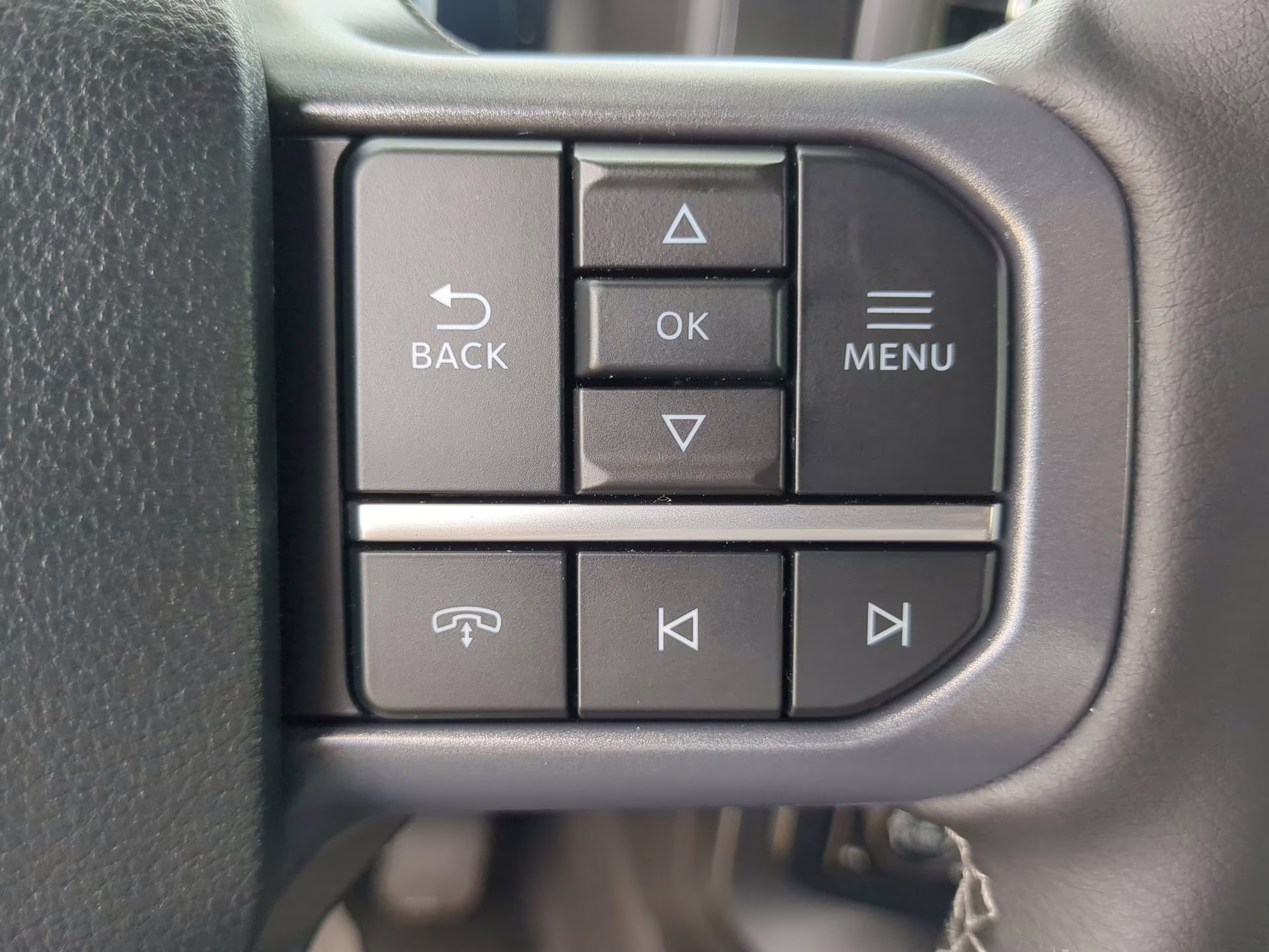 2026 Star White Metallic Tri-Coat Ford F-150 LARIAT Crew Cab Pickup 4X4 Truck