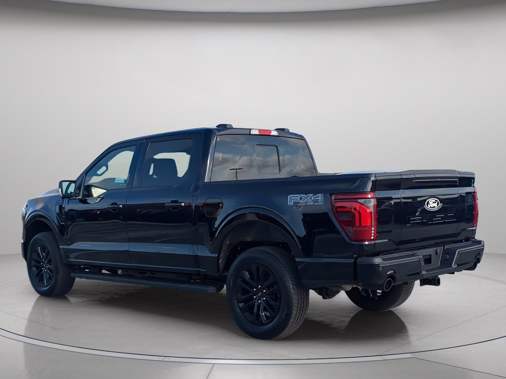 2026 Agate Black Metallic Ford F-150 LARIAT Crew Cab Pickup 4X4 Truck