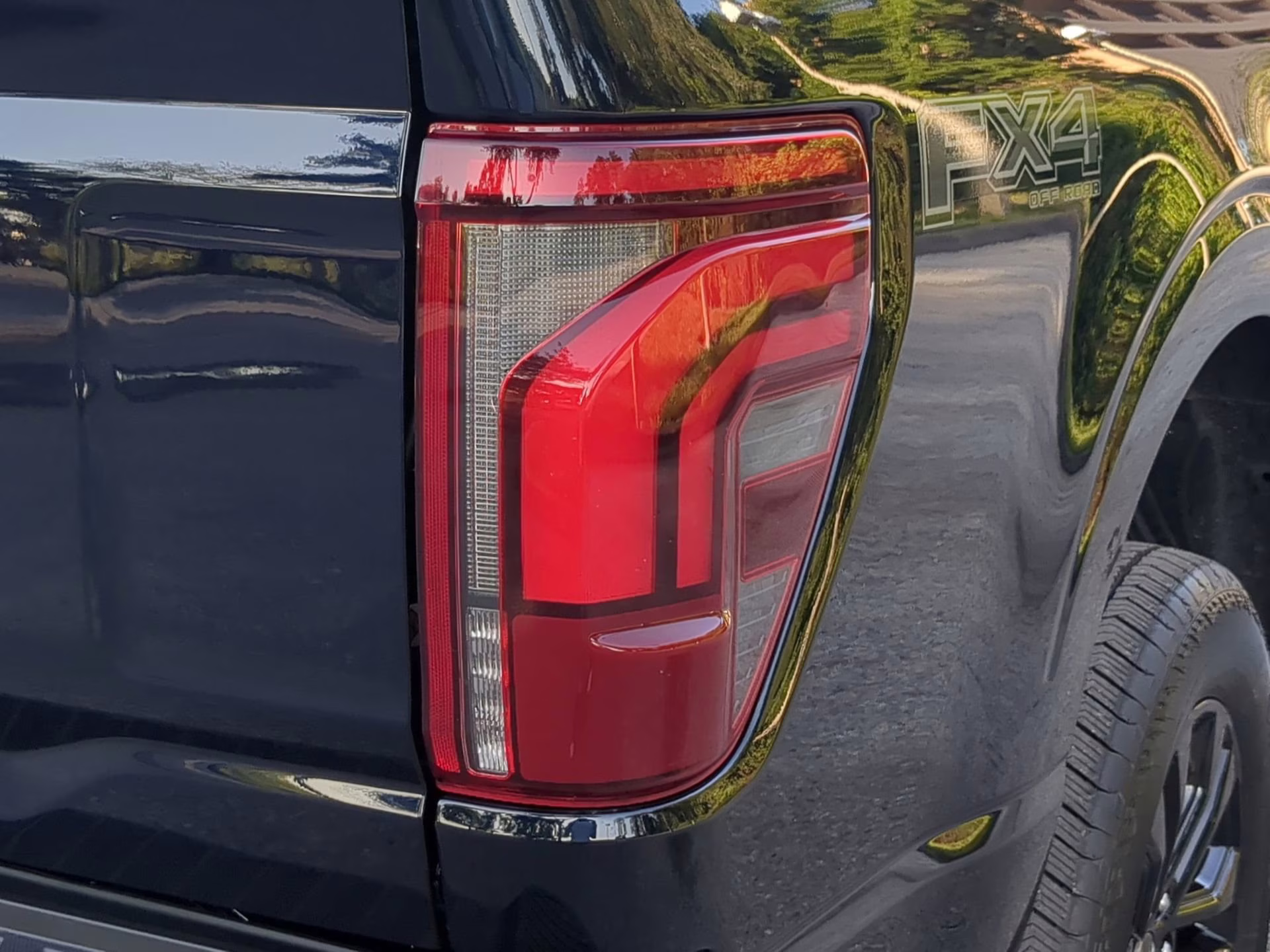 2026 Antimatter Blue Metallic Ford F-150 LARIAT Crew Cab Pickup 4X4 Truck