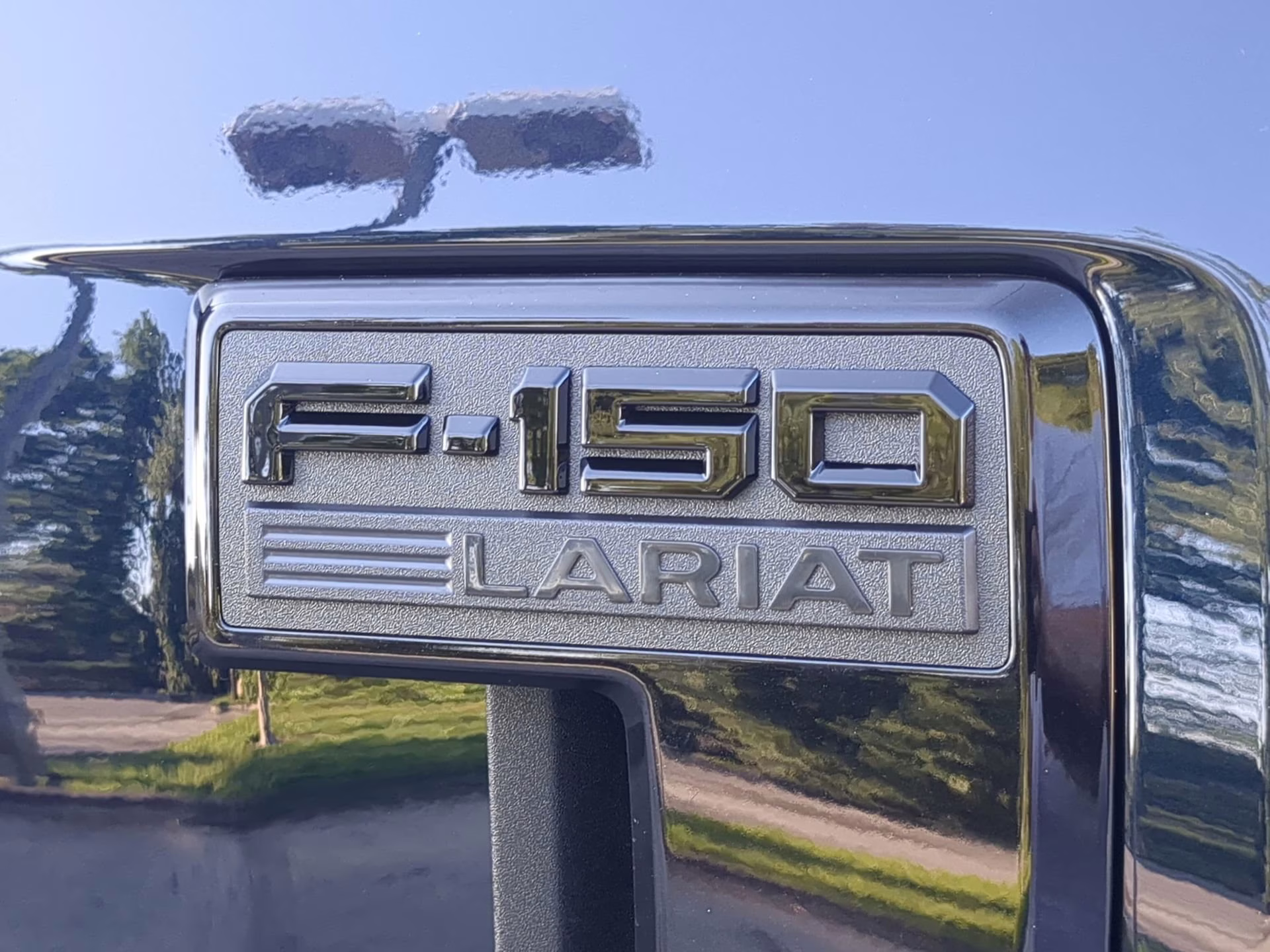 2026 Antimatter Blue Metallic Ford F-150 LARIAT Crew Cab Pickup 4X4 Truck