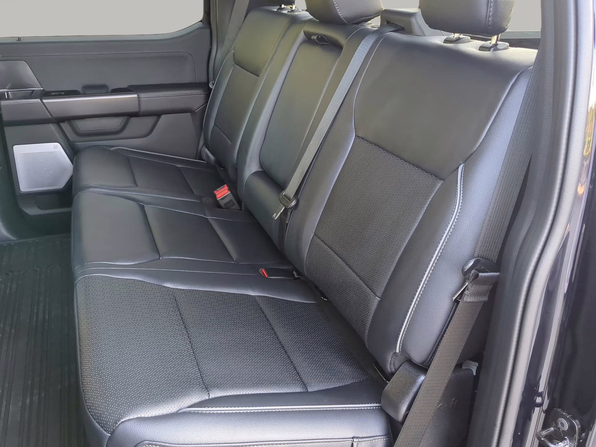 2026 Antimatter Blue Metallic Ford F-150 LARIAT Crew Cab Pickup 4X4 Truck