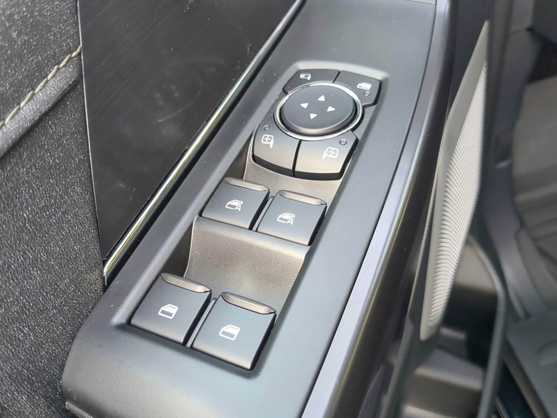 2026 Antimatter Blue Metallic Ford F-150 LARIAT Crew Cab Pickup 4X4 Truck