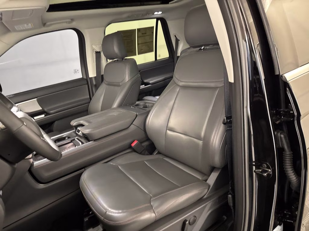 2025 Agate Black Metallic Ford Expedition Active RWD SUV