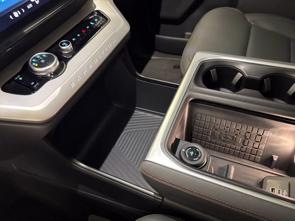 2025 Agate Black Metallic Ford Expedition Active RWD SUV