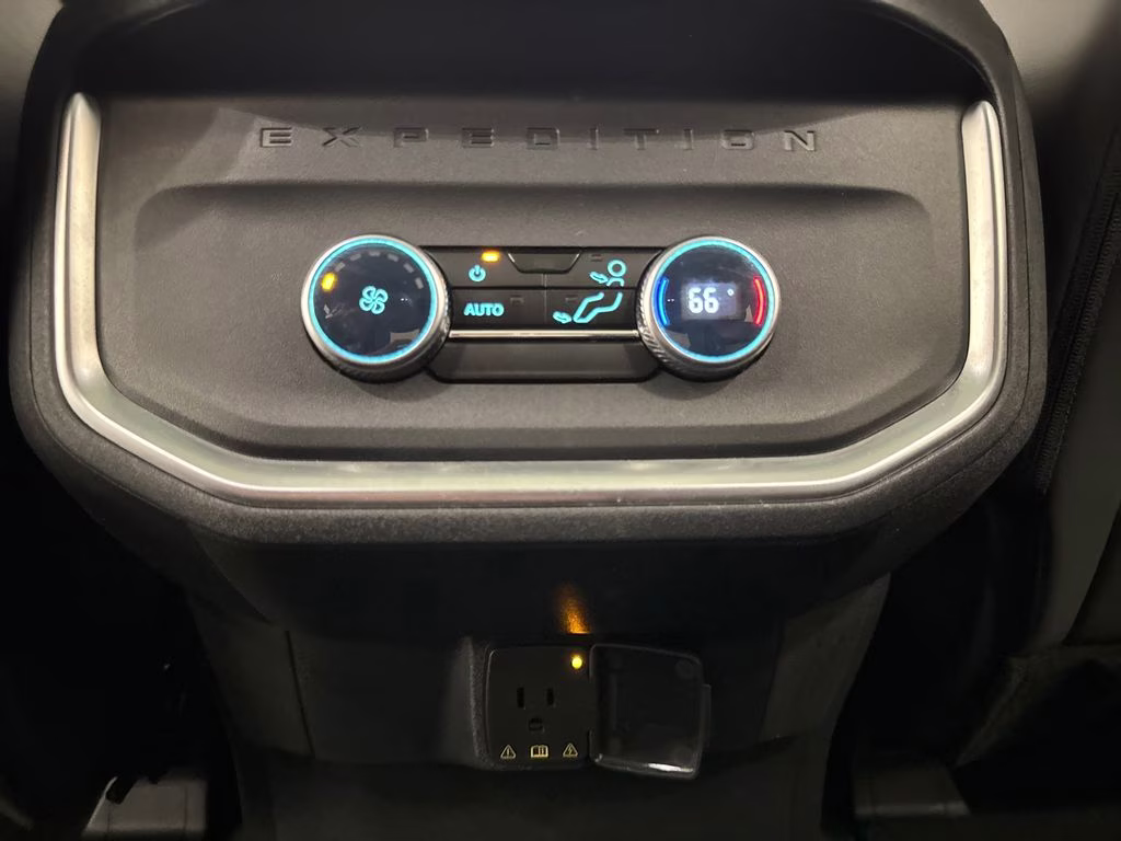 2025 Agate Black Metallic Ford Expedition Active RWD SUV