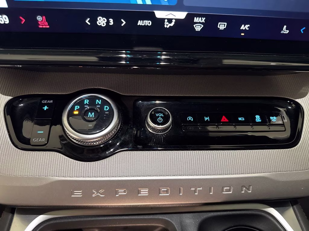 2025 Agate Black Metallic Ford Expedition Active RWD SUV