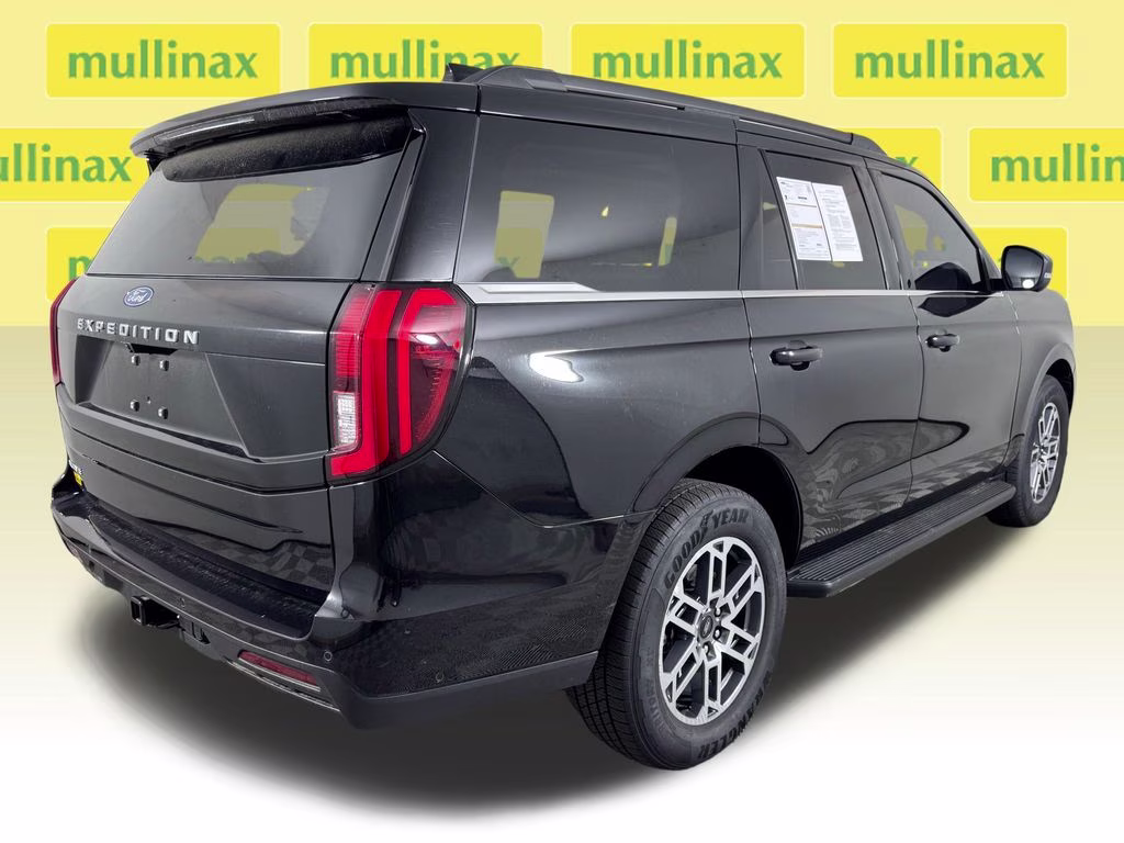 2025 Agate Black Metallic Ford Expedition Active RWD SUV