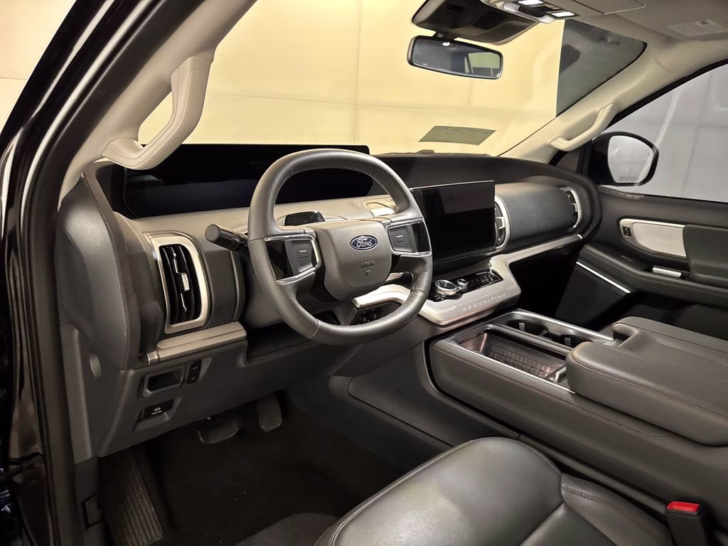 2025 Agate Black Metallic Ford Expedition Active RWD SUV