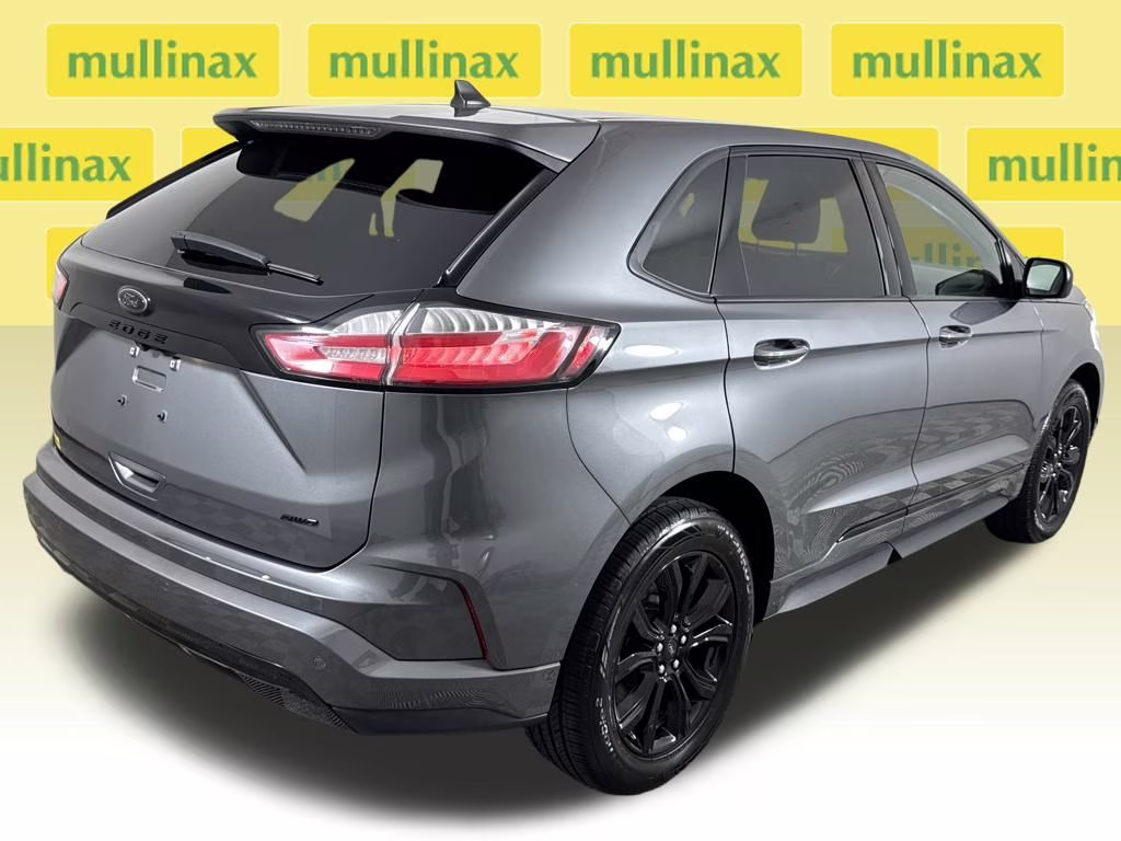 2024 Gray Metallic Ford Edge SE AWD SUV