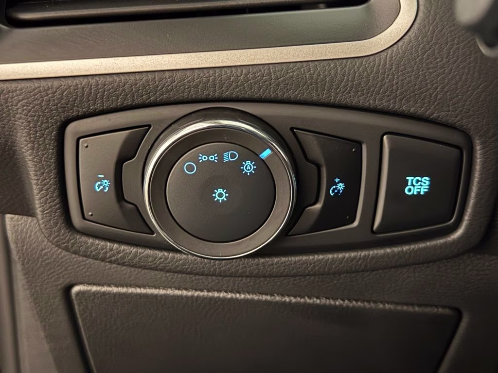 2024 Black Metallic Ford Edge SE AWD SUV