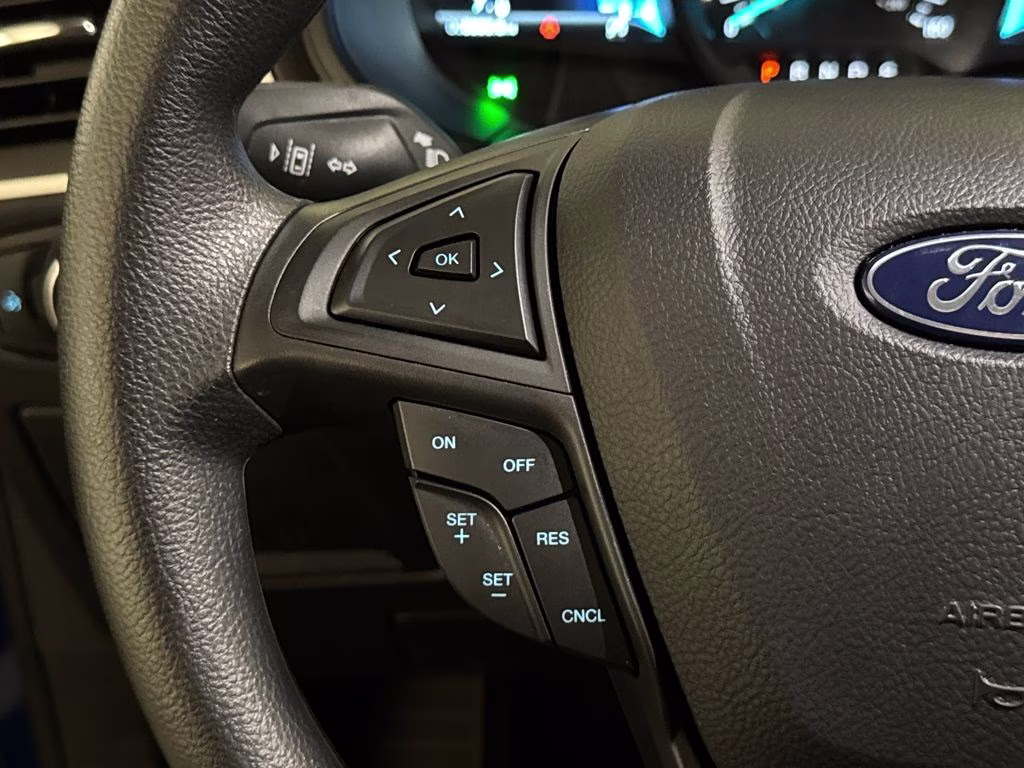 2024 Blue Metallic Ford Edge SE AWD SUV