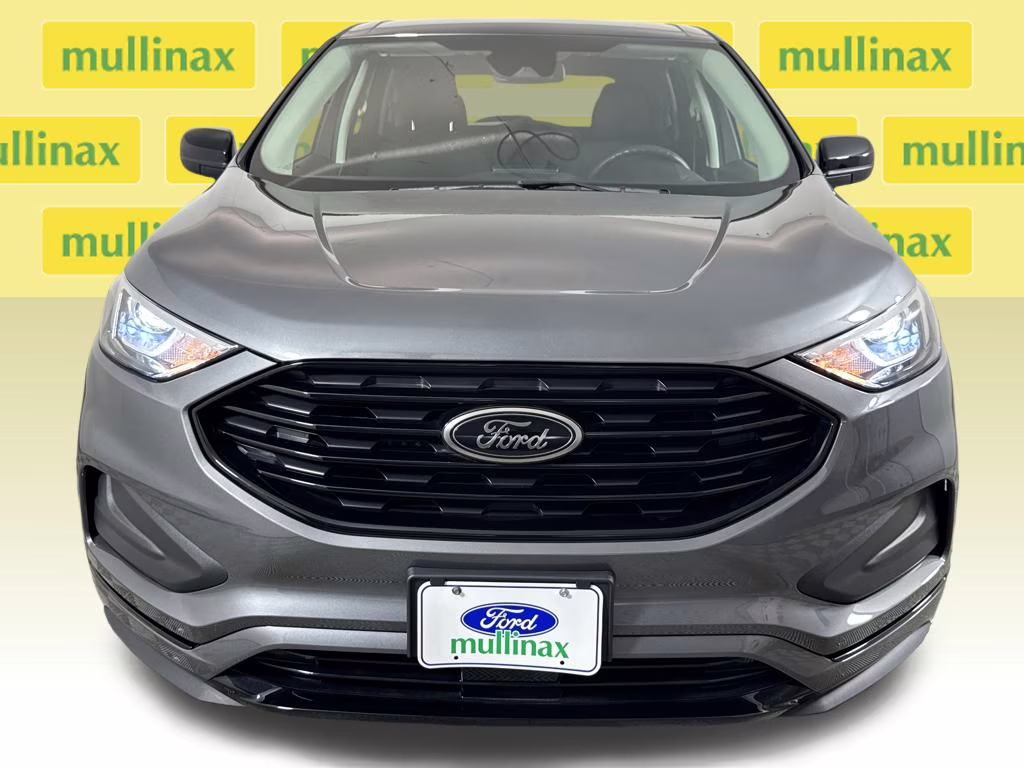 2024 Gray Metallic Ford Edge SE AWD SUV