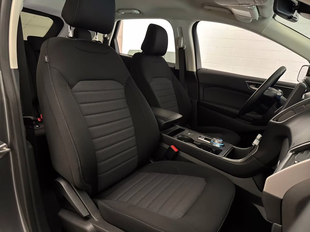 2024 Gray Metallic Ford Edge SE AWD SUV