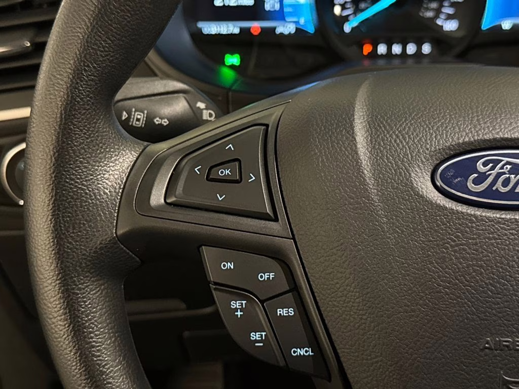 2024 Gray Metallic Ford Edge SE AWD SUV