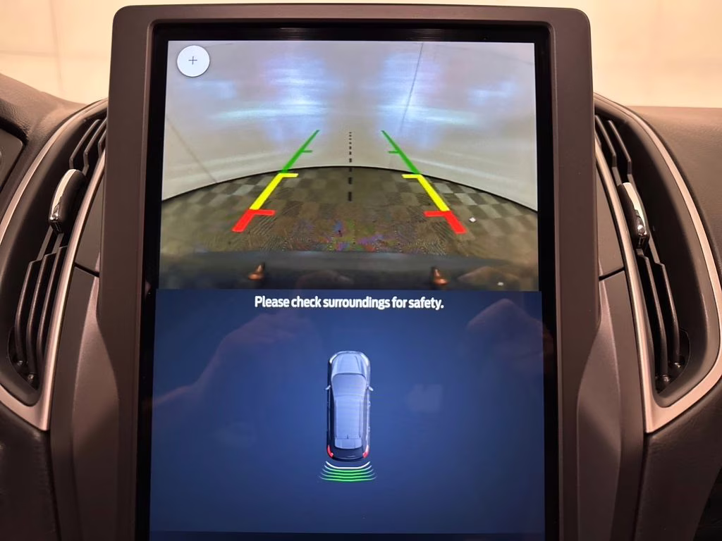 2024 Gray Metallic Ford Edge SE AWD SUV