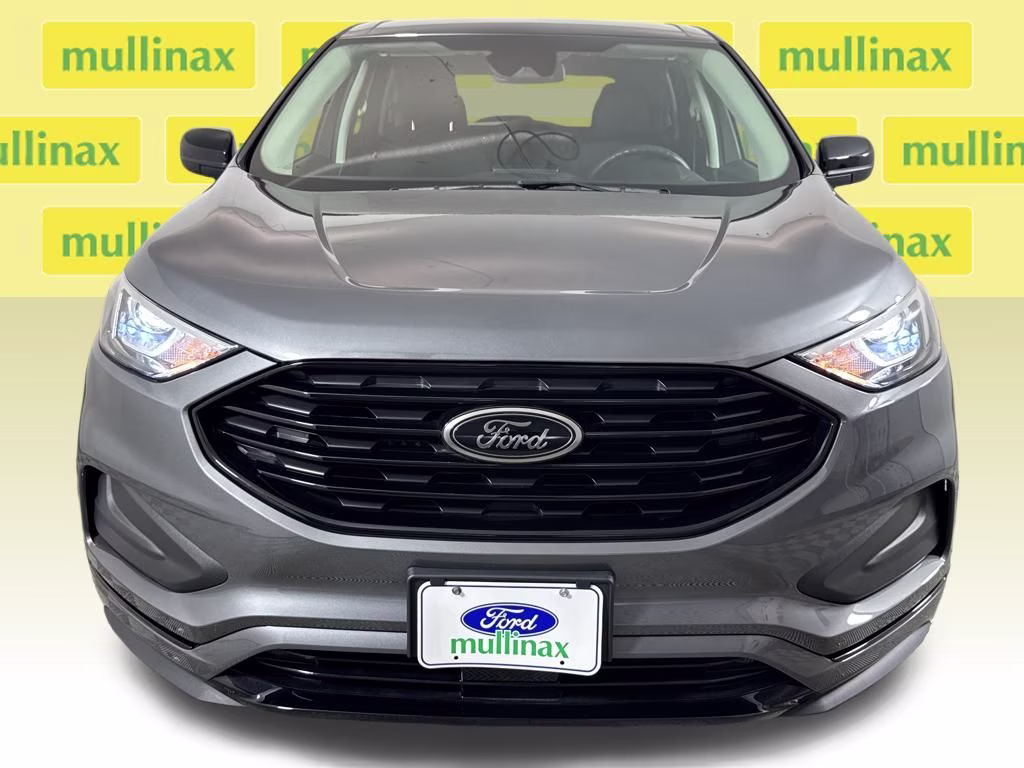 2024 Gray Metallic Ford Edge SE AWD SUV