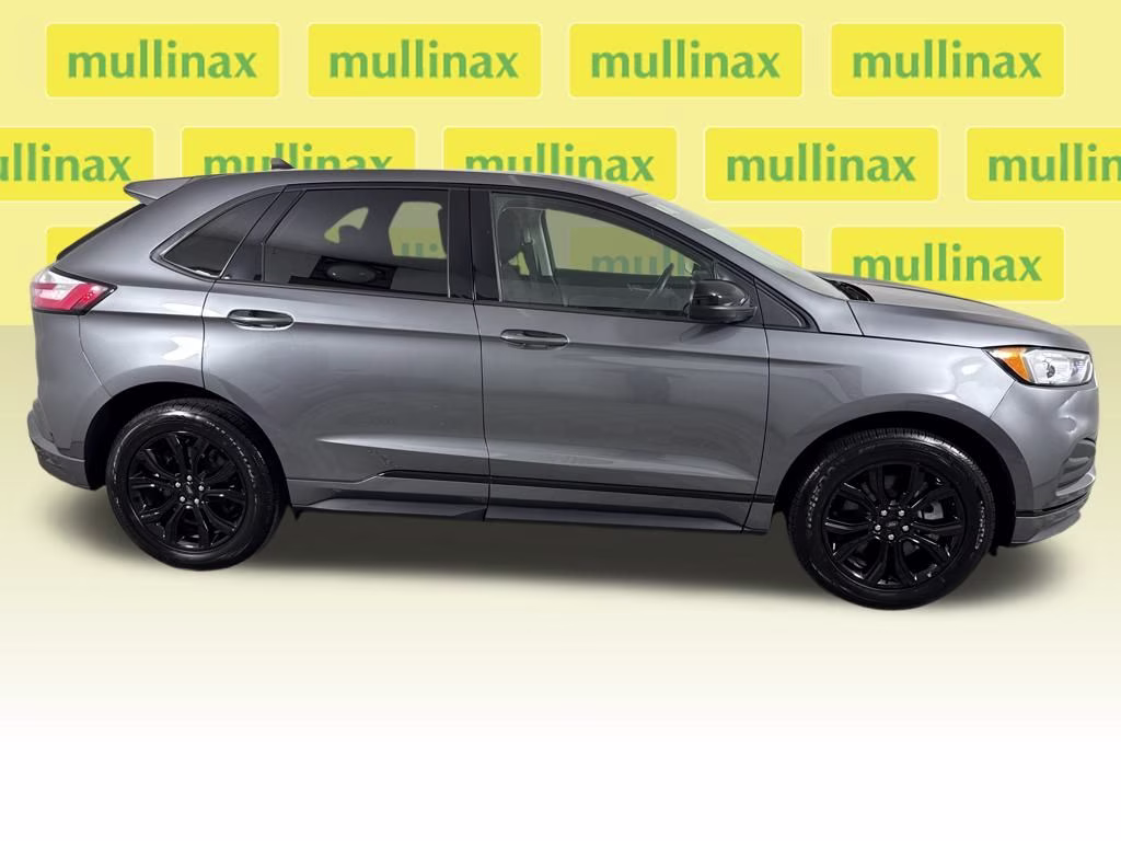 2024 Gray Metallic Ford Edge SE AWD SUV