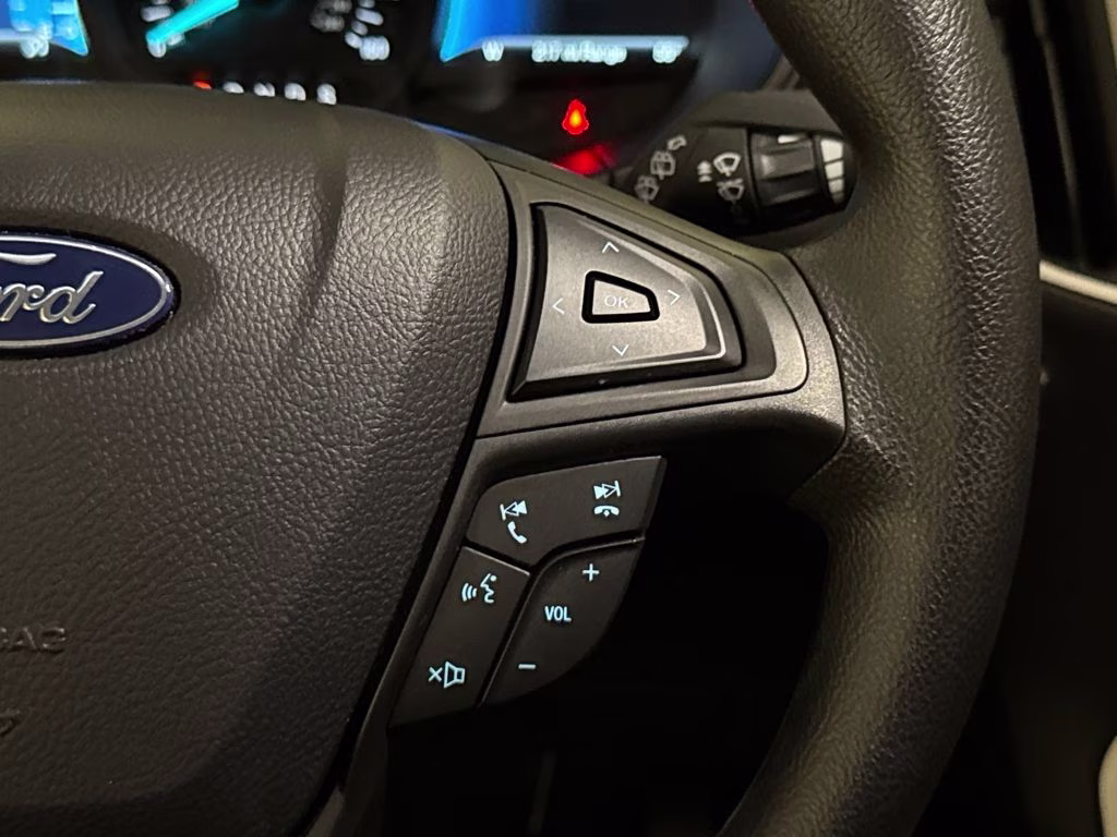 2024 Blue Metallic Ford Edge SE AWD SUV