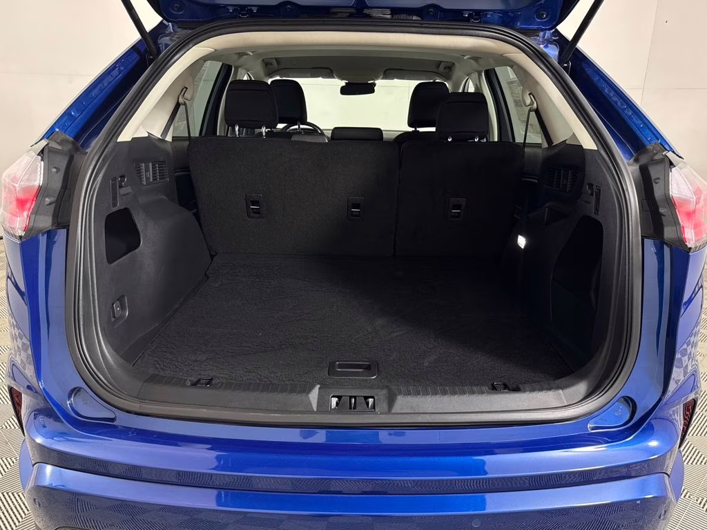 2024 Blue Metallic Ford Edge SE AWD SUV