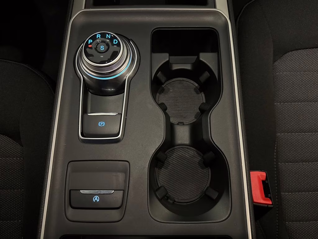 2024 Gray Metallic Ford Edge SE AWD SUV