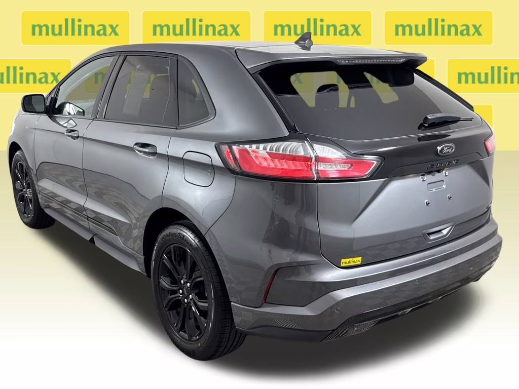 2024 Gray Metallic Ford Edge SE AWD SUV