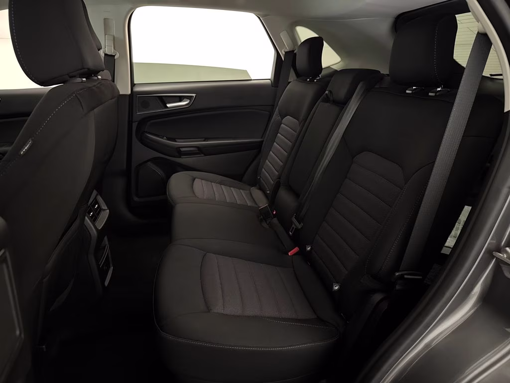 2024 Gray Metallic Ford Edge SE AWD SUV